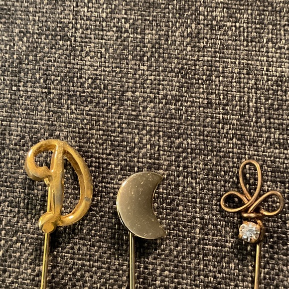 Set of Gold Stick Pins - Picture 2 of 6